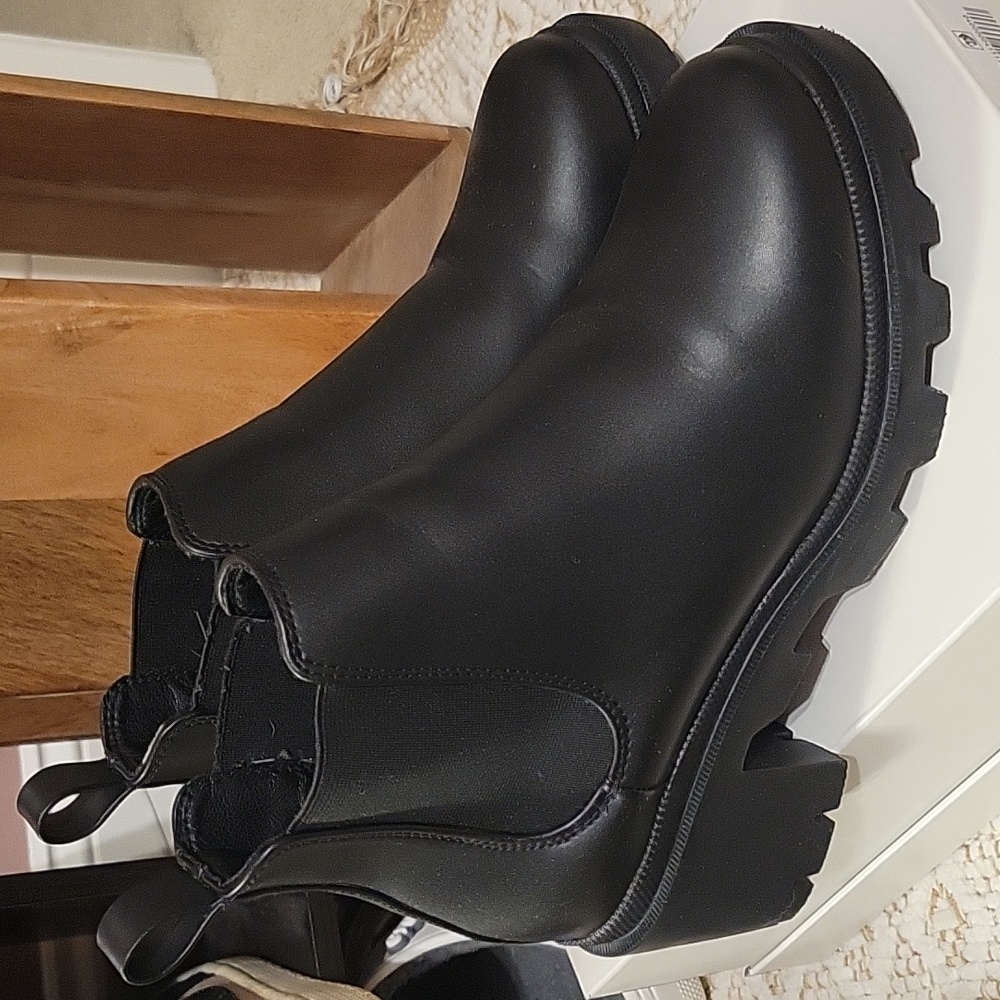 Steve Madden women's black ankle boot